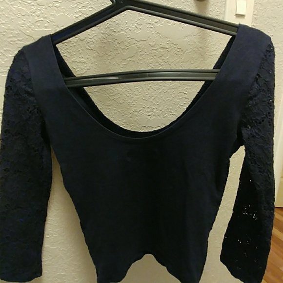 Top - Picture 2 of 4